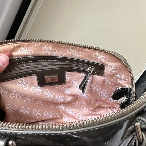 GUESS Handbag - Picture 5 of 6